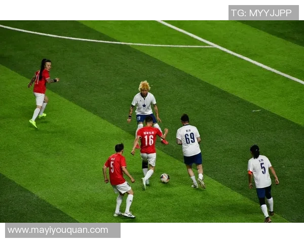 揭秘足球巨星开箱瞬间背后的故事与独特魅力全纪录