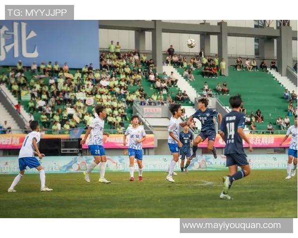 点燃足球星火 激发青少年激情 迈向足球梦想新征程