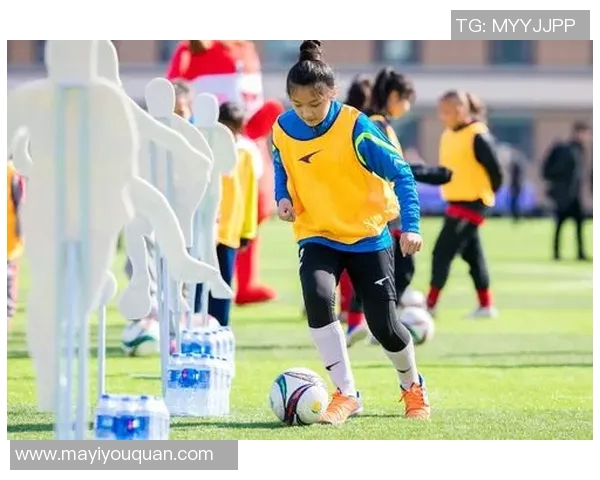 足球明星打呼噜视频集锦 展现绿茵场外另一面趣味瞬间